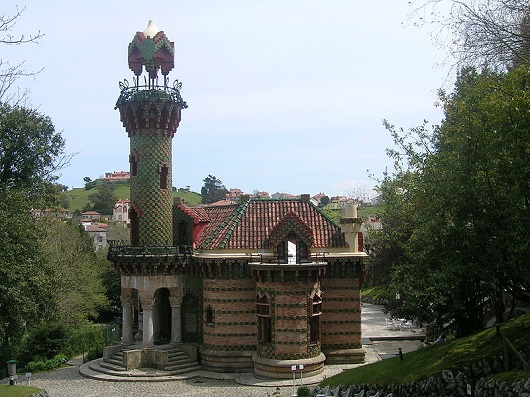 La Villa Quijano conocida como El Capricho