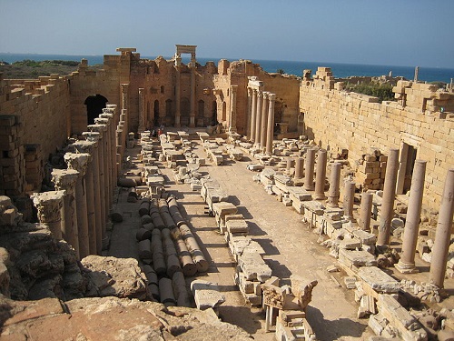 Restos de una antigua basílica romana en Leptis Magna (Libia)
