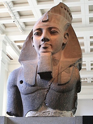 Coloso de Ramsés II en el Museo Británico