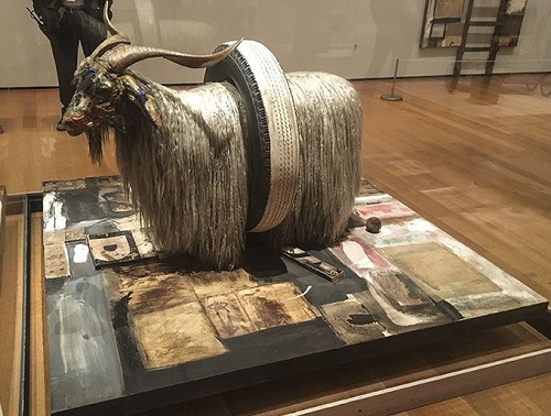 “Monograma” 1955, de Robert Rauschenberg. “Monograma” 1955, de Robert Rauschenberg.