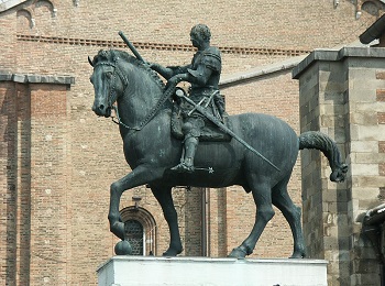 Monumento ecuestre al condottiero Gattamelata