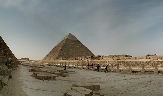 Pirámide de Kefren vista desde la pirámide de Keops