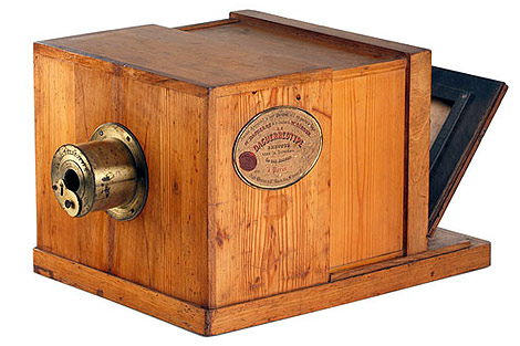 Primera cámara fabricada para la venta al público