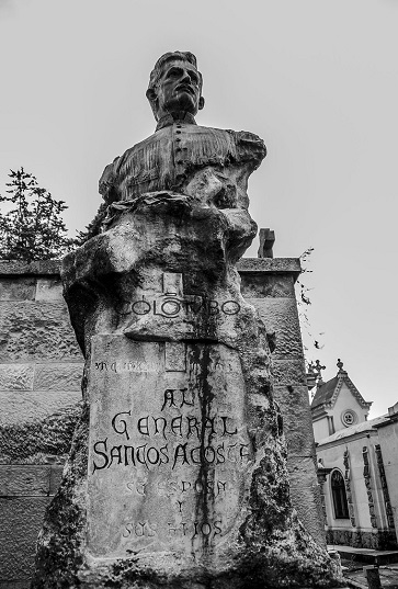 Estatua del General Santos Acosta