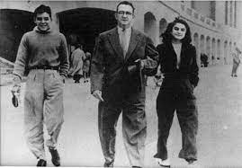 Ernesto Guevara con su padre y su hermana