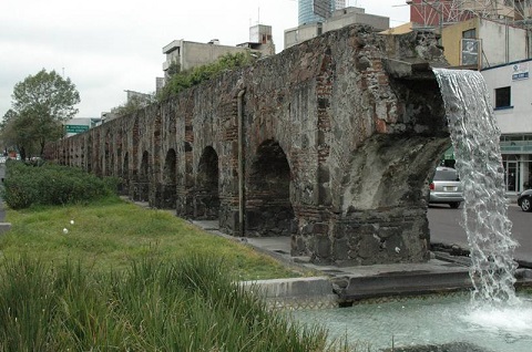 Ruinas del acueducto de Chapultepec