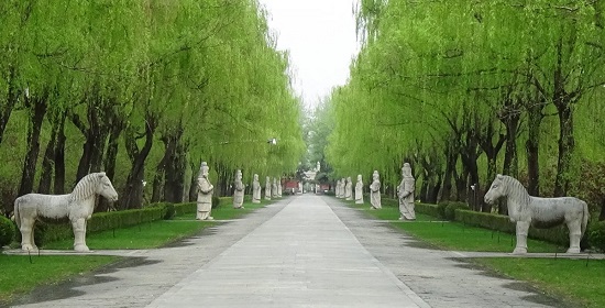 Avenida de las tumbas de la dinastía Ming