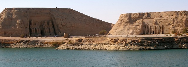 Vista panorámica del complejo arquitectónico Abu Simbel