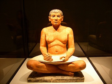 Estatua de un escriba egipcio. Museo de Louvre, París