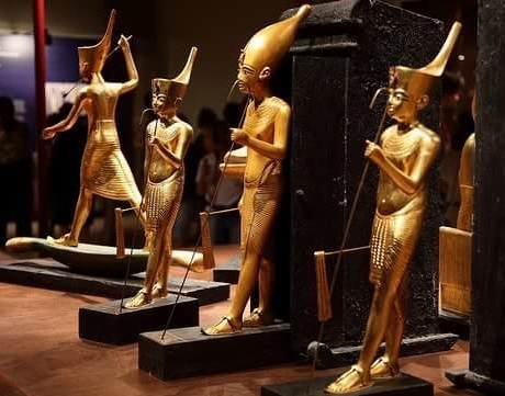 Piezas de la colección privada del egiptólogo Jordi Clos. Museo Egipcio de Barcelona.