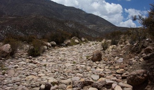 Camino del Inca que une el pueblo de Socoroma y Zapahuira