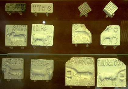 Sellos con caracteres en la escritura del Indo