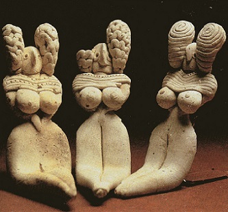 Estatuillas femeninas encontradas en el sitio arqueológico de Mehrgarh