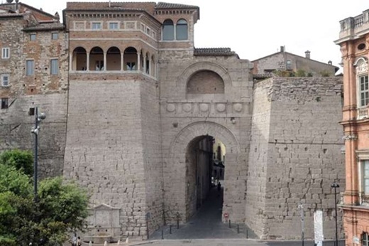 Vista actual del Arco Etrusco de Perugia Vista actual del Arco Etrusco de Perugia
