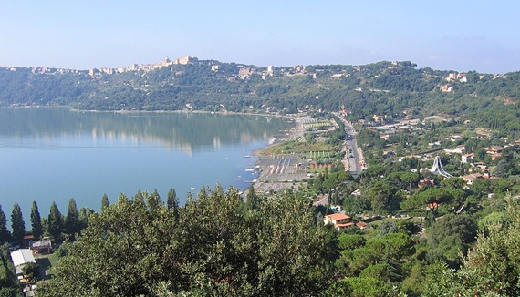 Castel Gandolfo y el Lago Albano Castel Gandolfo y el Lago Albano