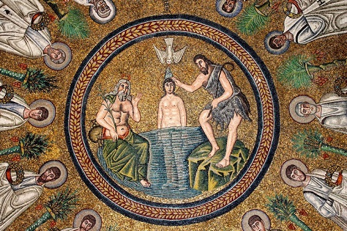 Mosaico en el techo del baptisterio arriano