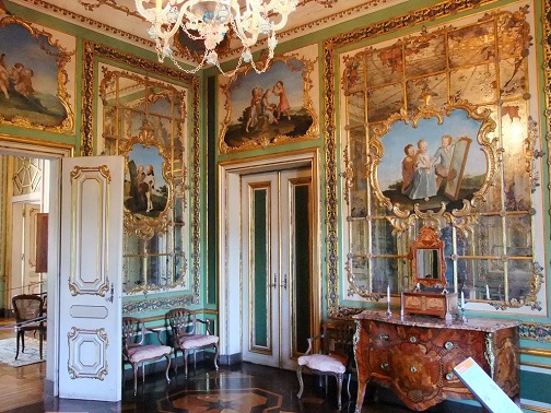 Sala del tocador de la reina del palacio de Queluz