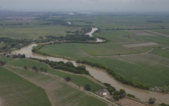 Valle del río Cauca a la altura del departamento del Cauca, Colombia.