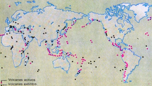 Mapamundi volcanes activos y volcanes extintos