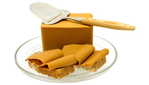 El brunost o queso marrón es el queso tradicional de la cocina noruega