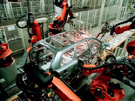 Fabricación de un automóvil Volvo en la planta de Torslanda, Suecia