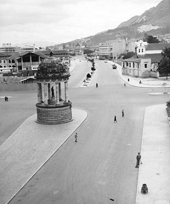 Templete, solitario sobreviviente del parque del Centenario, inaugurado en honor al natalicio del Libertador. Templete, solitario sobreviviente del parque del Centenario, inaugurado en honor al natalicio del Libertador.