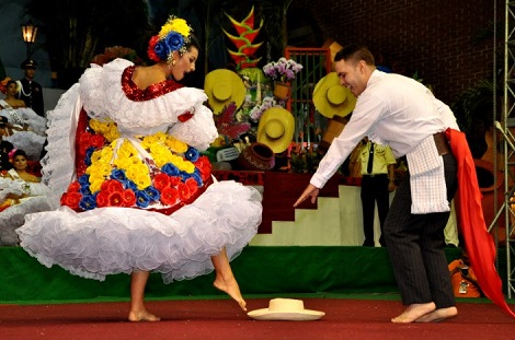 Reinado Nacional del Bambuco Reinado Nacional del Bambuco