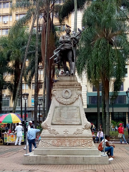 Plaza de Cayzedo Plaza de Cayzedo