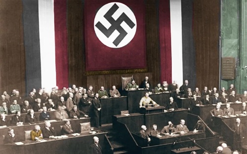 Discurso de Hitler en el Reichstag, el 23 de marzo de 1933, para aprobar la “Ley Habilitante”