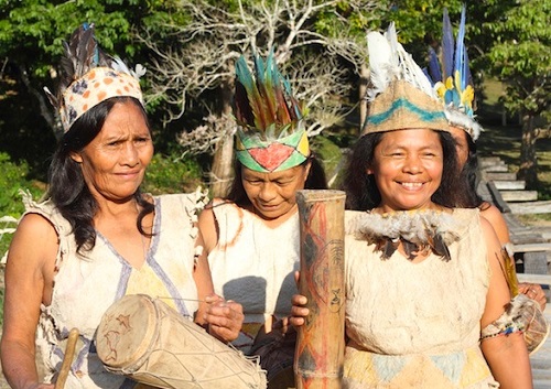 Mujeres huitoto