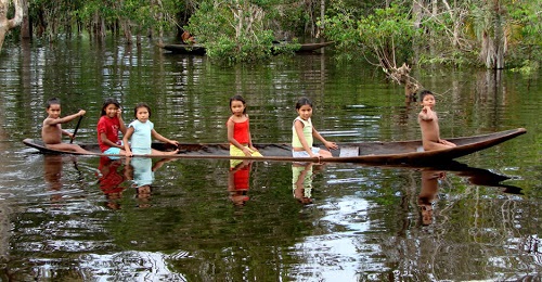 Niños de la etnia Puinave